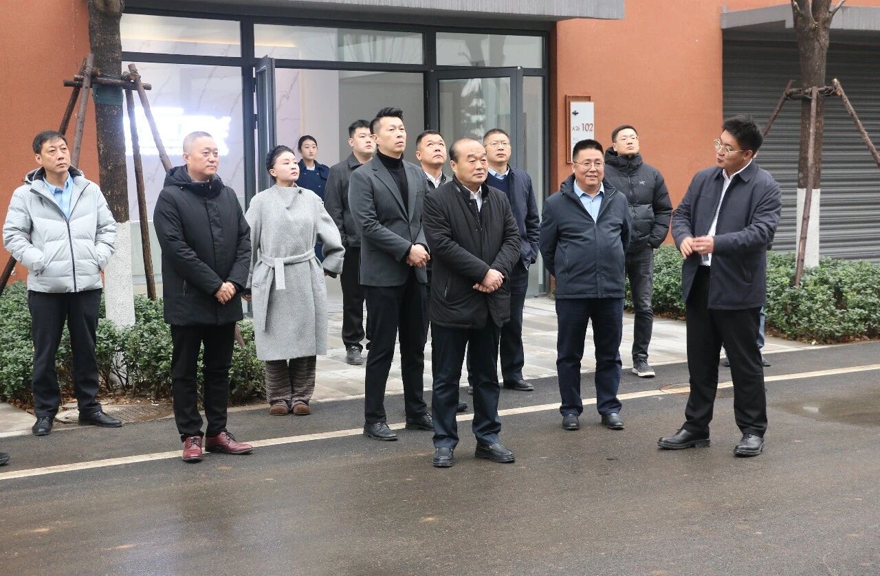 济中城发集团参与区领导会见出版公司客人 共探文化产业发展新机遇(图2)