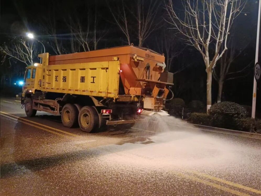 雪落泉城，情暖市中丨济中城发集团清雪纪实(图3)